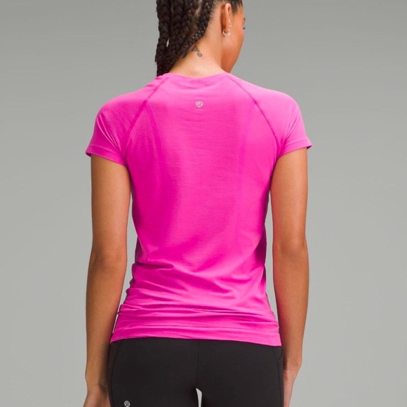 Swiftly Tech Short Sleeve 2.0 - Picture 2 of 5